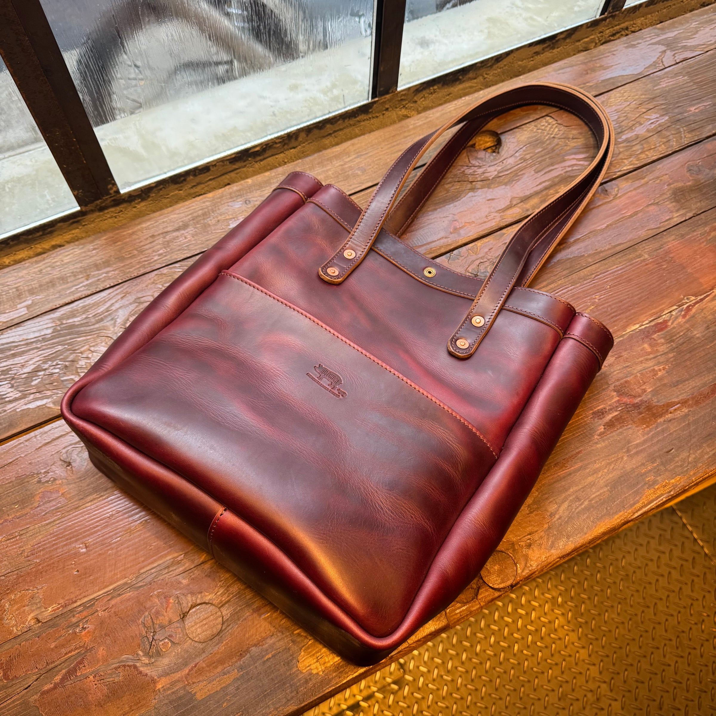Rivet tote | BUTCHER CUSTOM LEATHER WORKS.