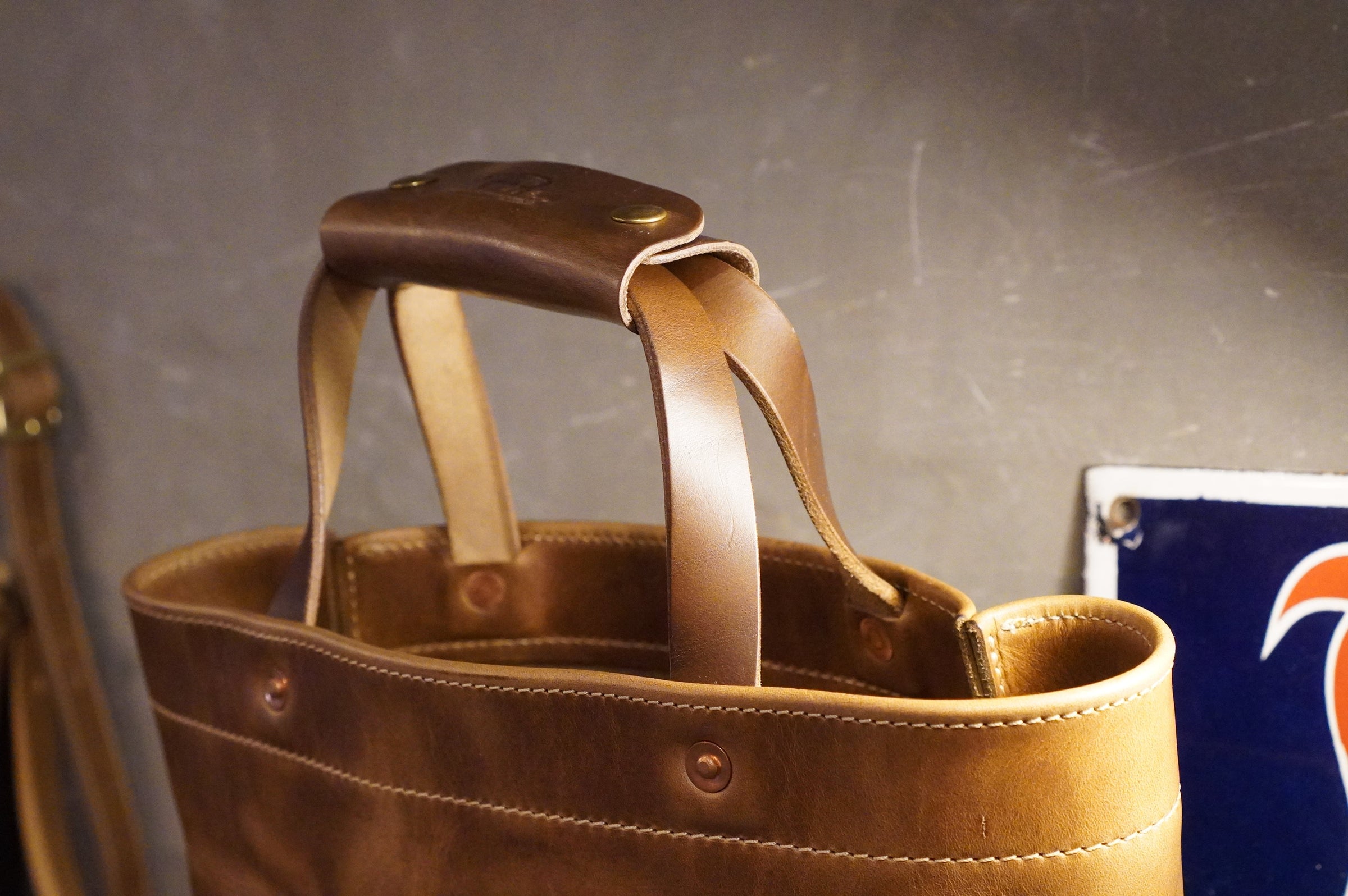 Box tote | BUTCHER CUSTOM LEATHER WORKS.