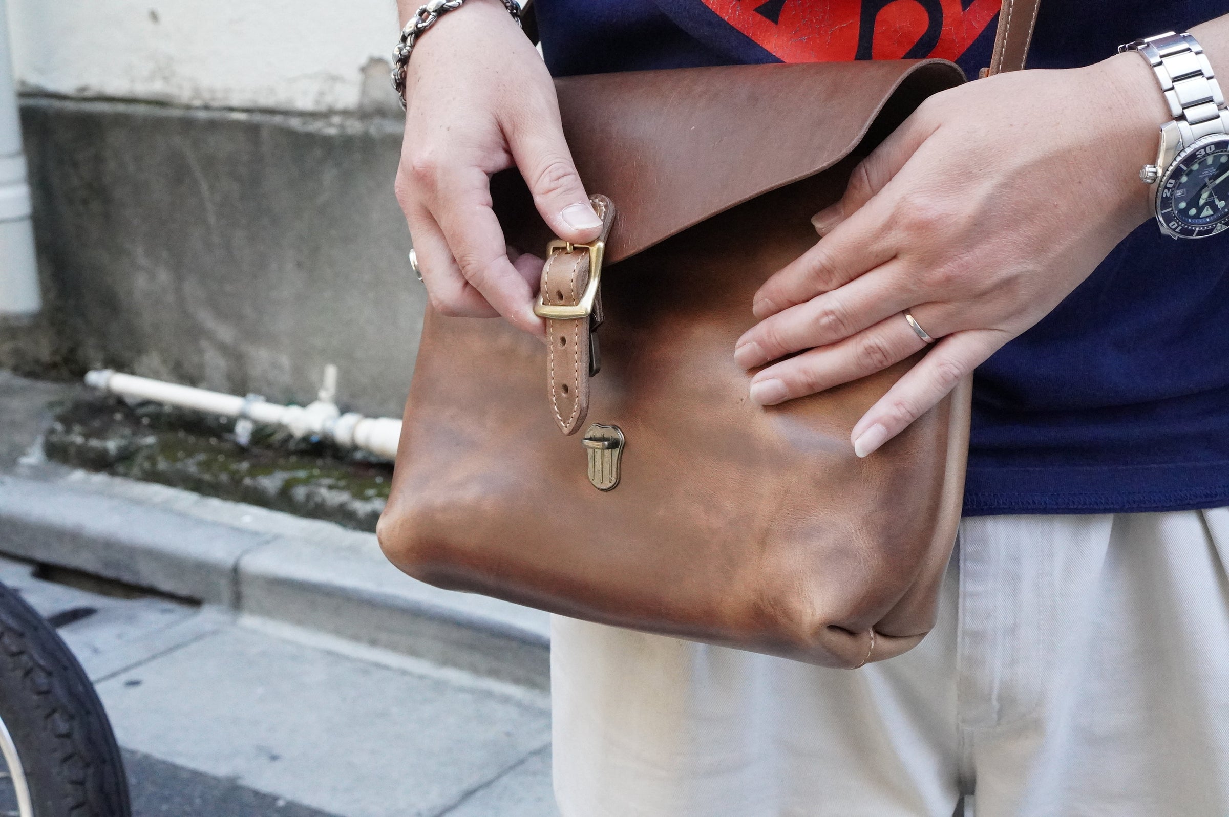 Large Classic belt shoulder | BUTCHER CUSTOM LEATHER WORKS.