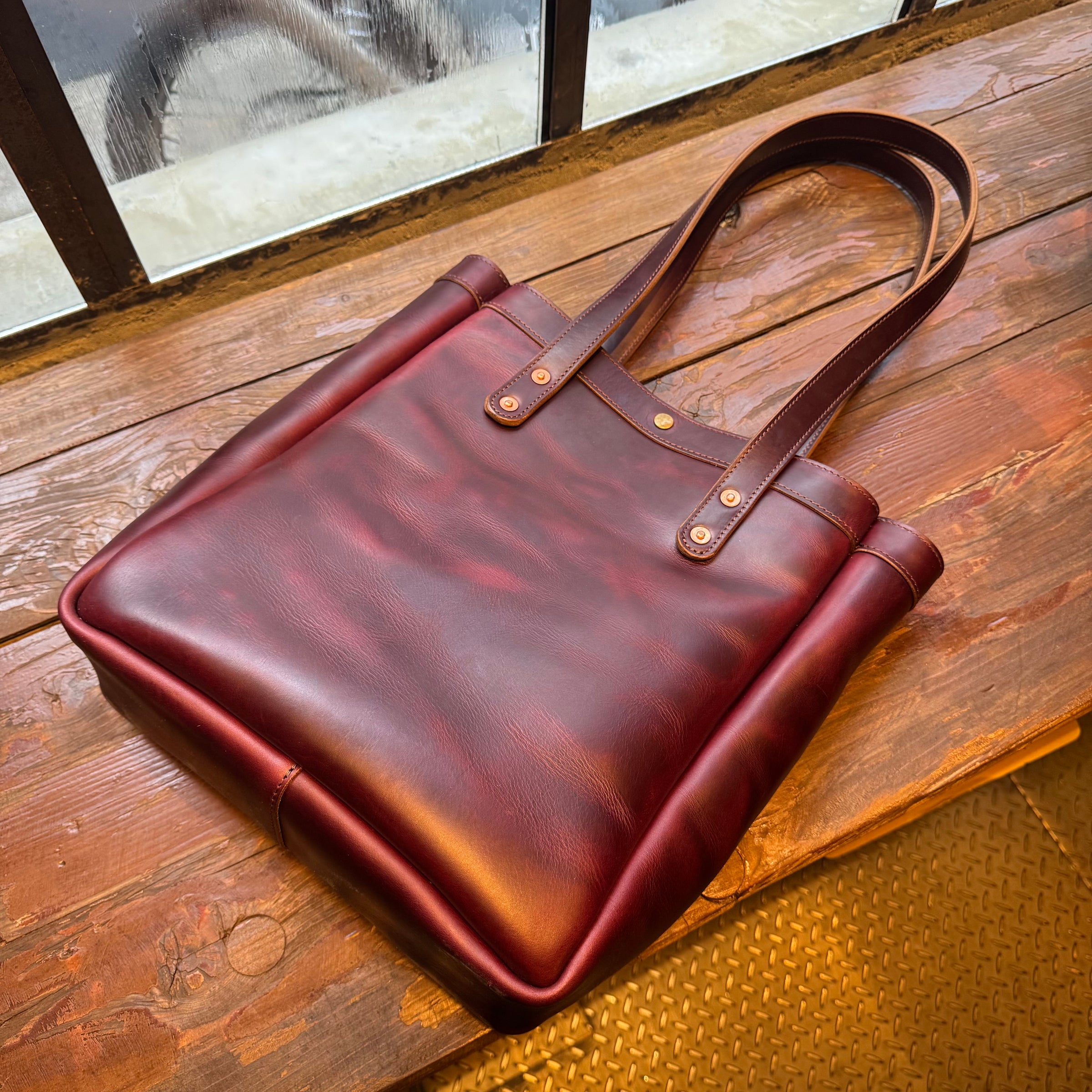 Rivet tote | BUTCHER CUSTOM LEATHER WORKS